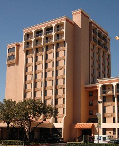 Love Field Hotel & Suites Dallas Eksteriør bilde